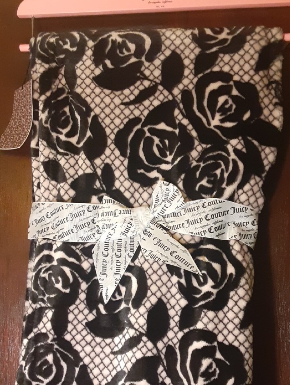 Juicy Couture Black and Pink Rose Plush Throw - Picture 5 of 6